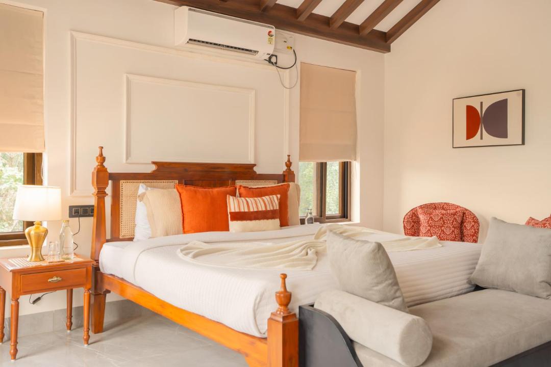 Siolim Villa | ELIVAAS Signature Casa Verdea 4-BHK Villa With Private Pool & Lift Near Popular Restaurants