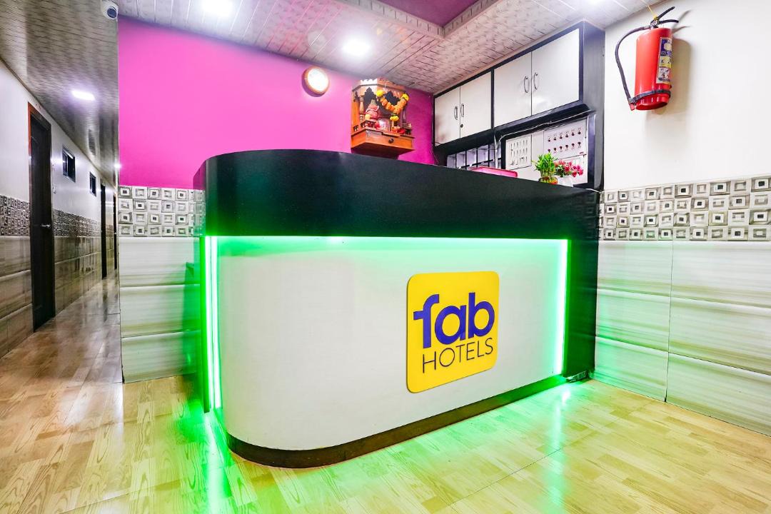 Kurla West Hotel | FabHotel Royal Residency Kurla