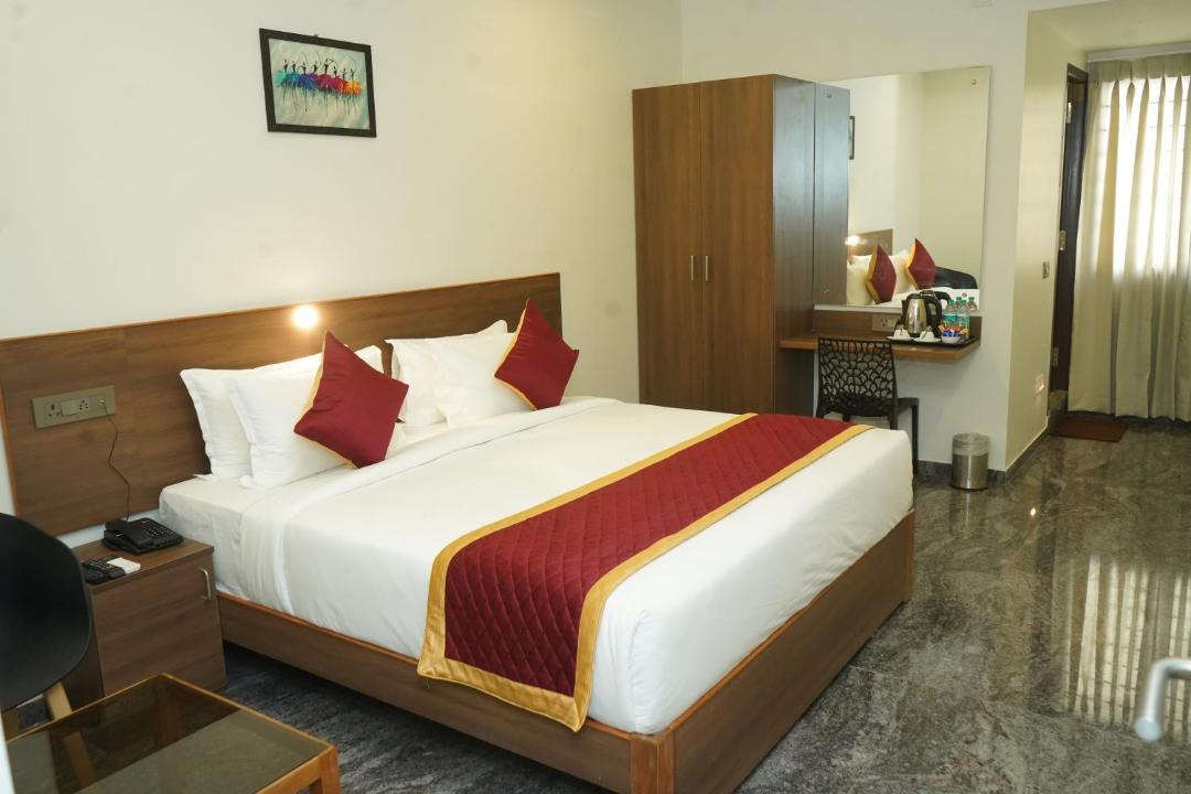 Teynampet Hotel | Sesha Residency