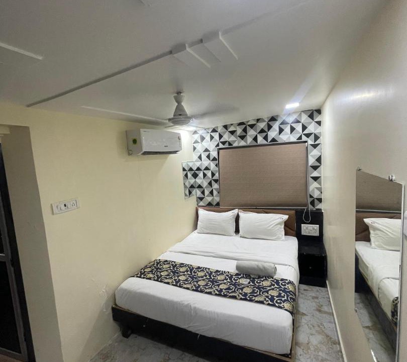 Vile Parle West Hotel | Hotel Vile Parle Executive Near Nanavati Hospital - Mumbai