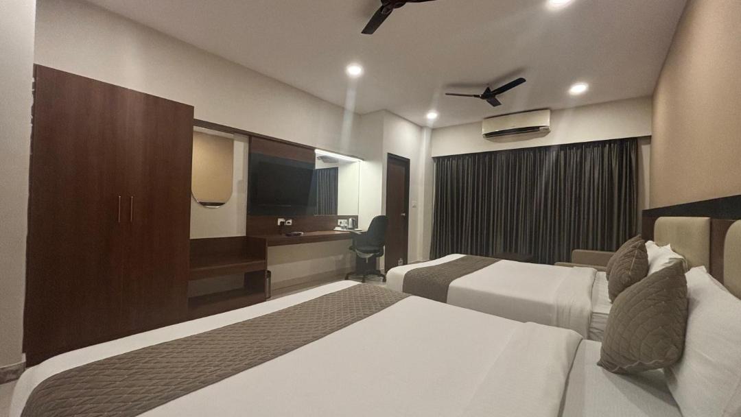 Gandhi Nagar Hostel | Hotel Kalyan Suites