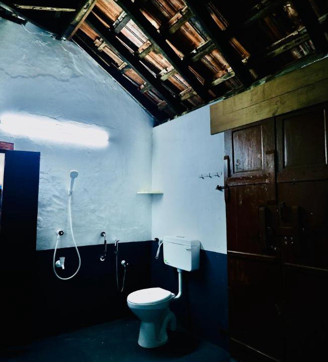 Kozhikode House | Idanazhi the corridor