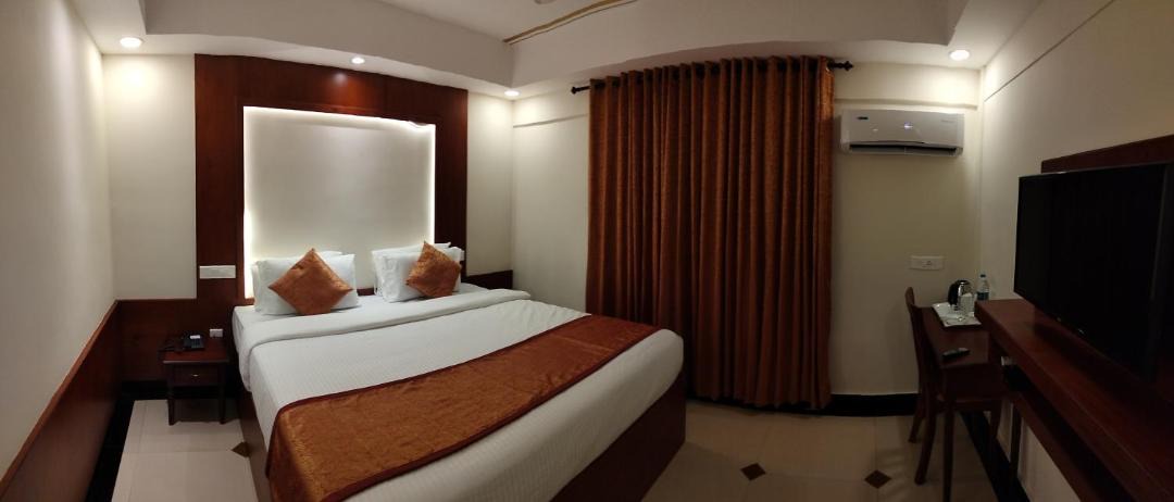 Mangattuparambu Hotel | KTDC Folk Land, Parassinikadavu