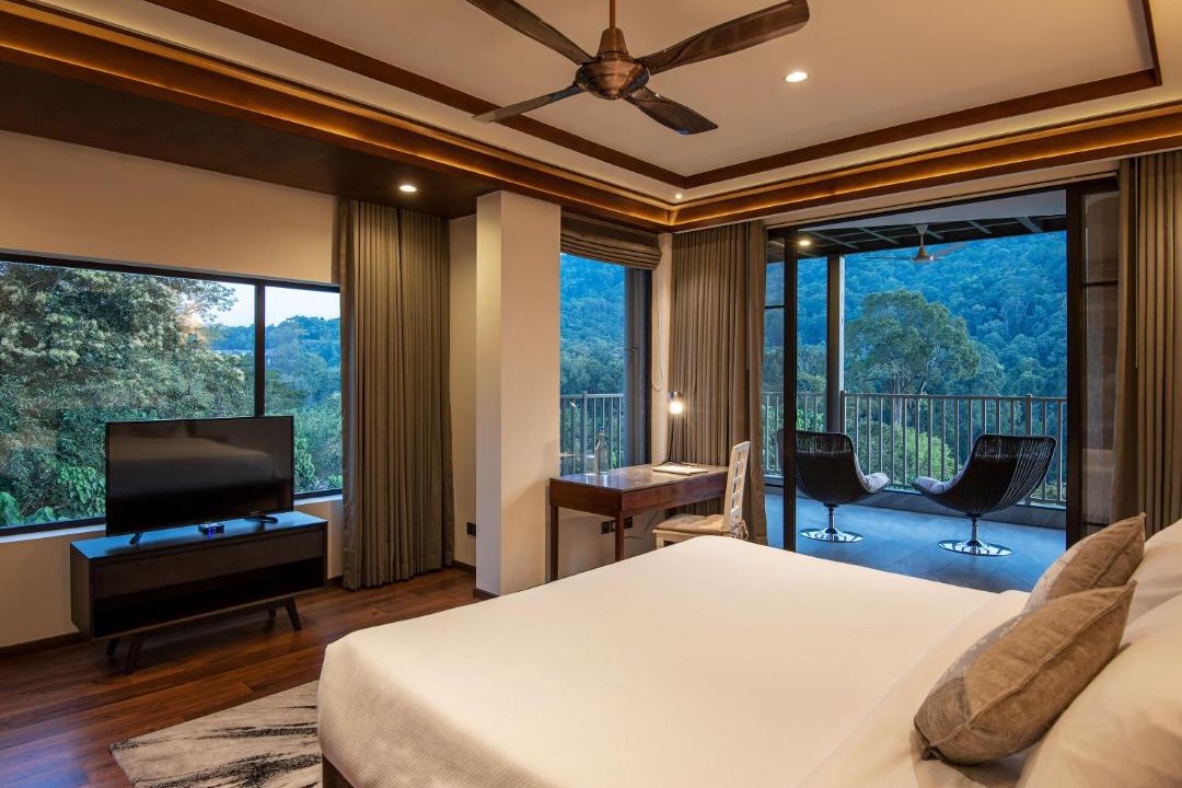 Perumbavoor Hotel | Niraamaya Retreats Samroha Athirappilly