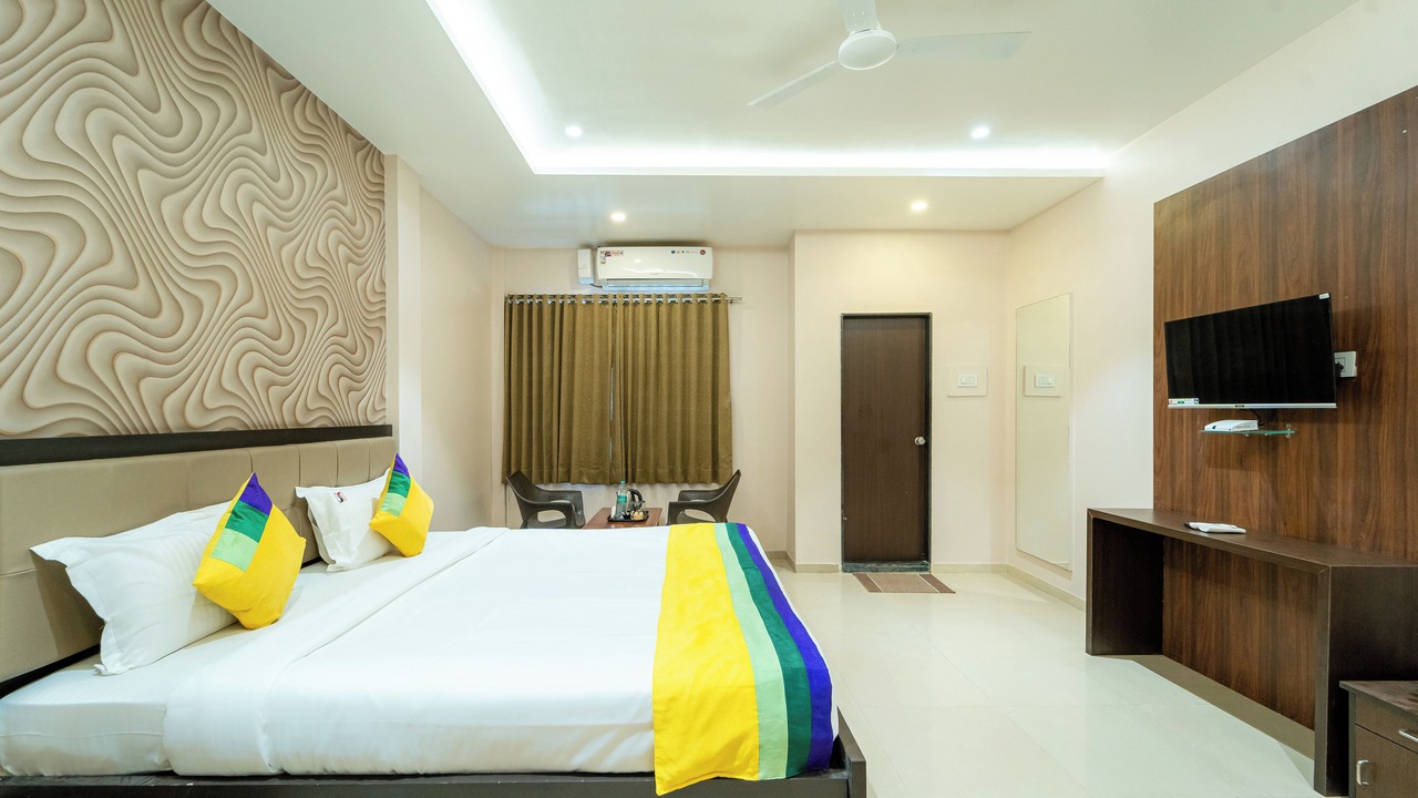 Photo of Bedroom in Satara