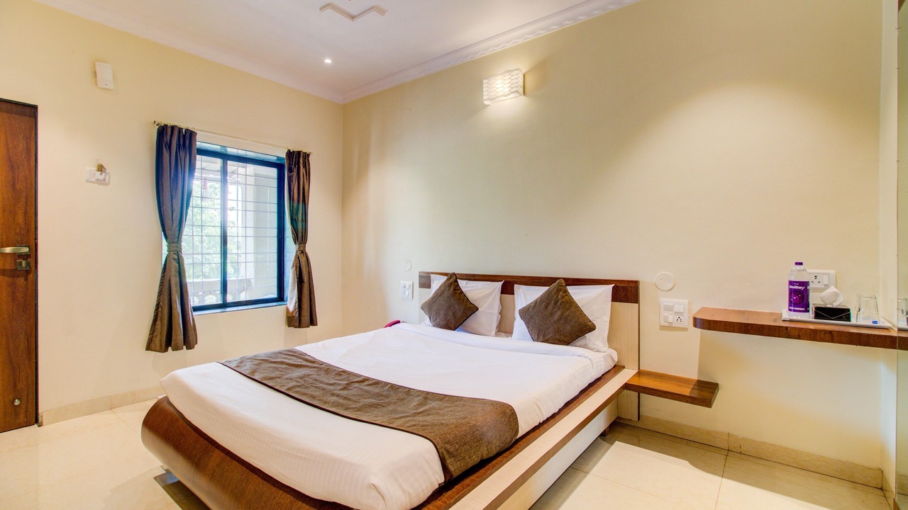 Photo of Bedroom in Mahabaleshwar