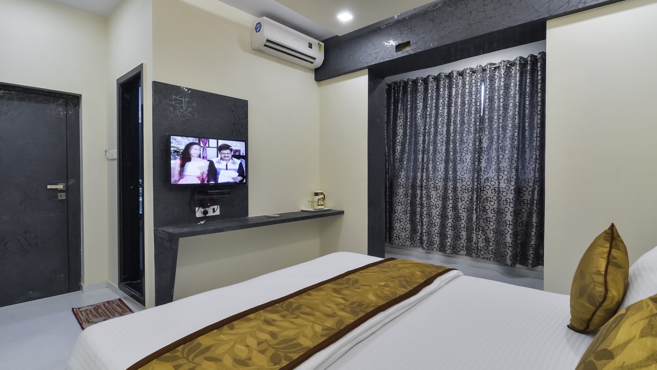 Photo of Bedroom in Dadar East