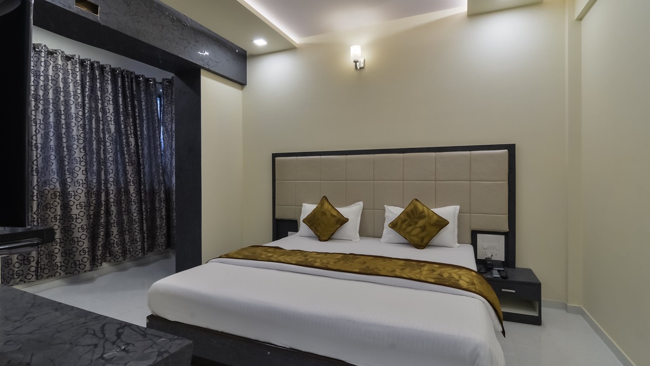 Photo of Bedroom in Dadar East