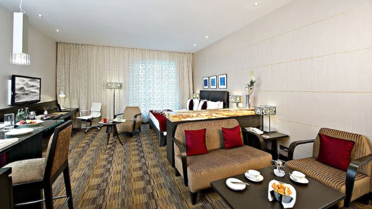 Photo of Bedroom in Hiranandani Gardens