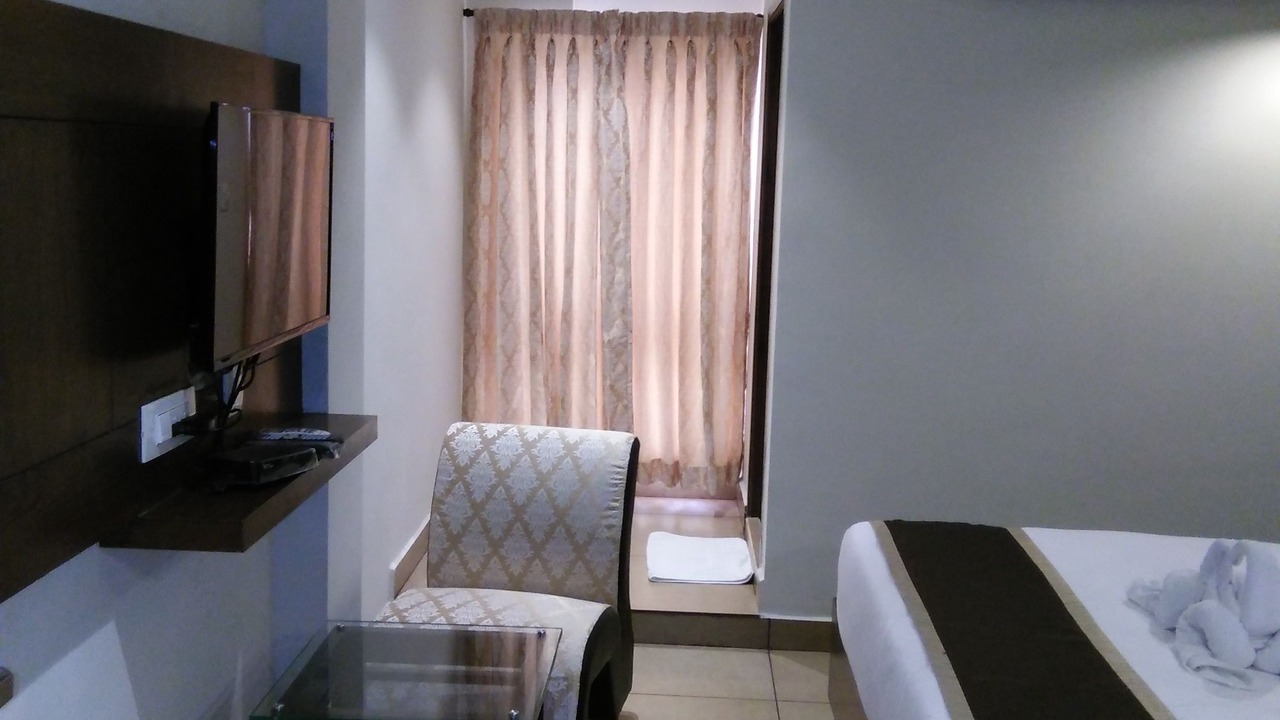 Photo of Bedroom in Mylapore Tiruvallikk