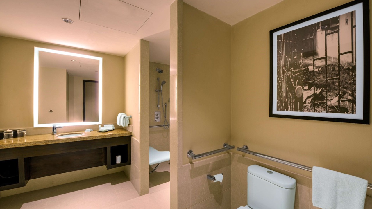 Photo of Bathroom in Statue