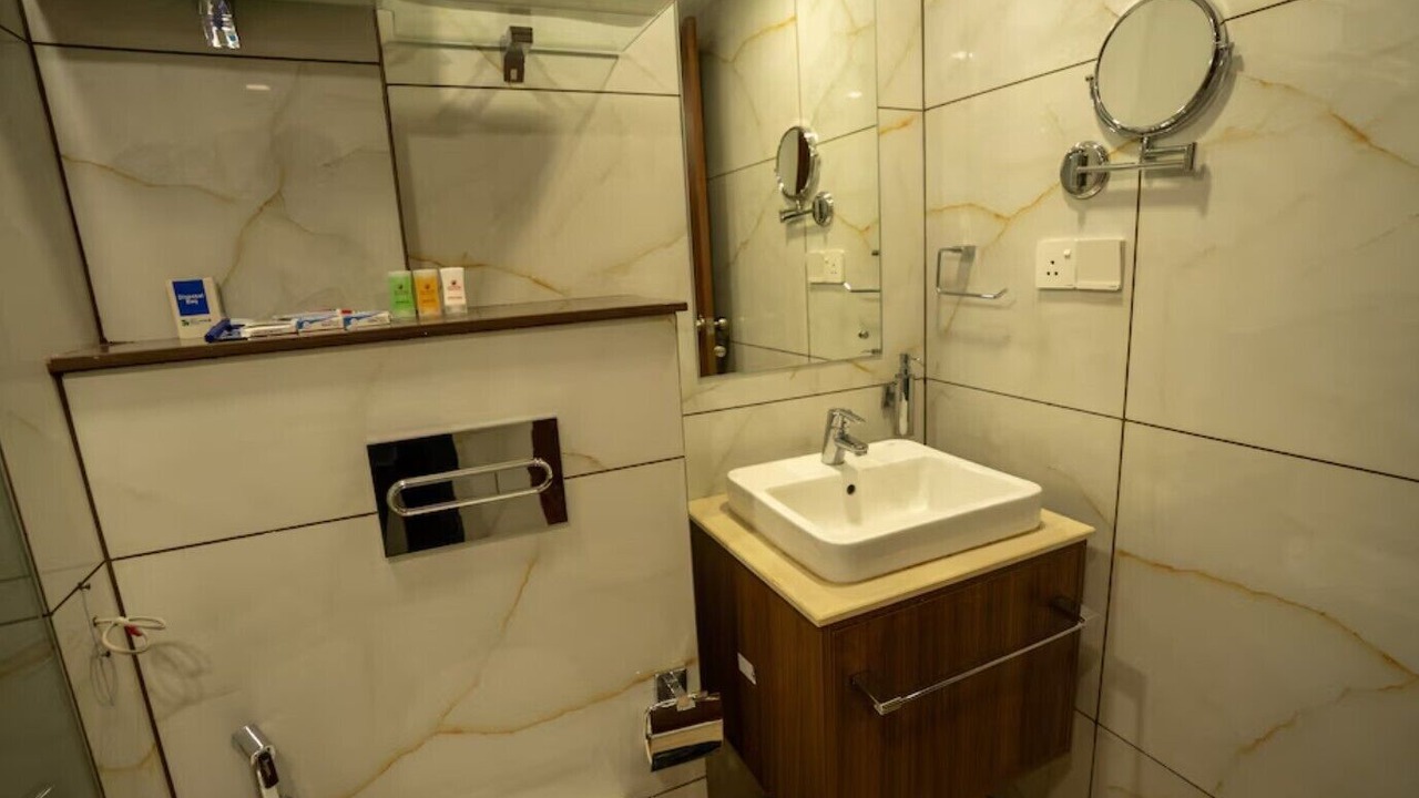 Photo of Bathroom in Moolakadai