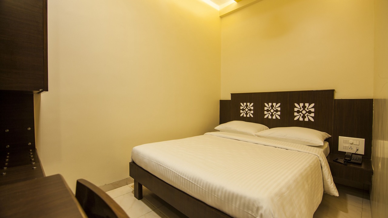 Photo of Bedroom in Dadar East