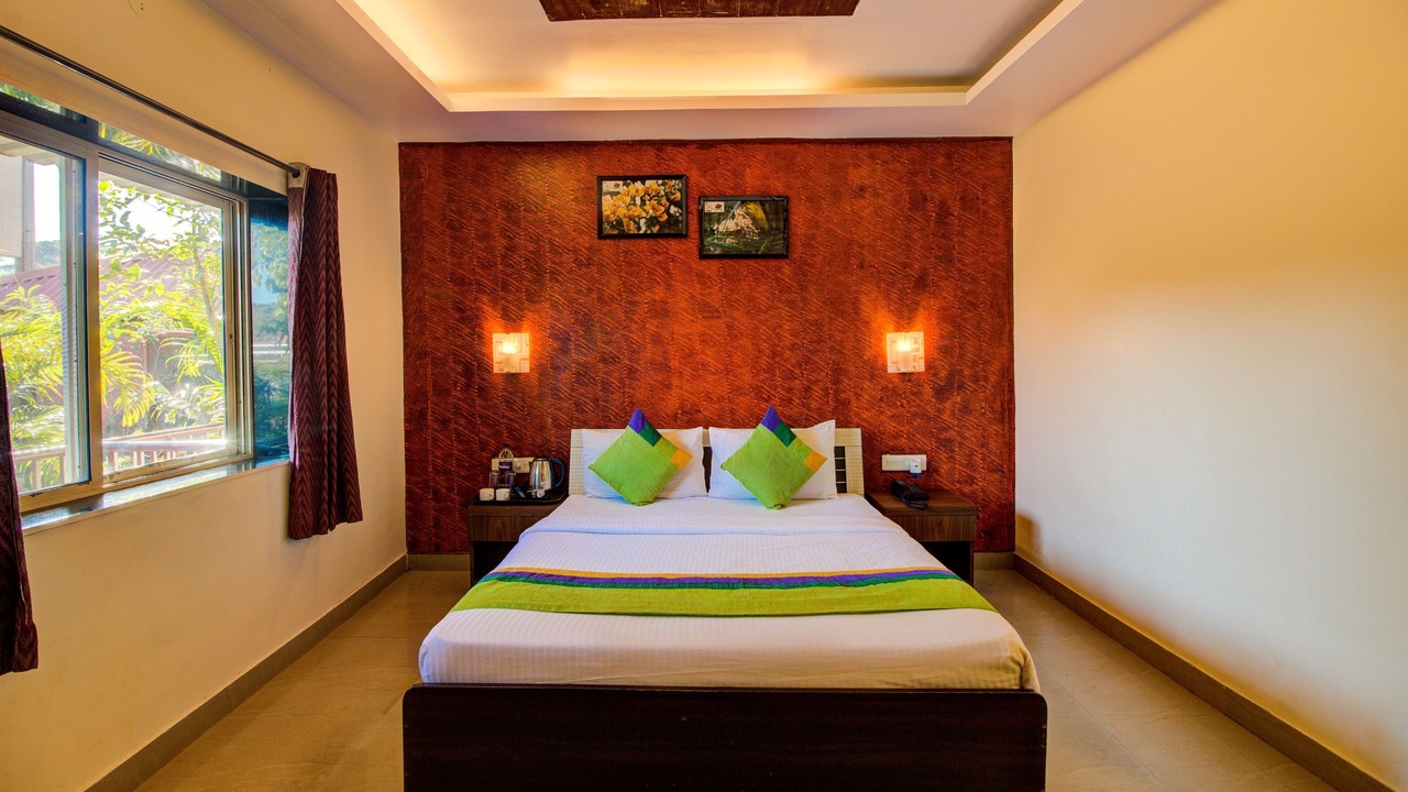 Photo of Bedroom in Mahabaleshwar