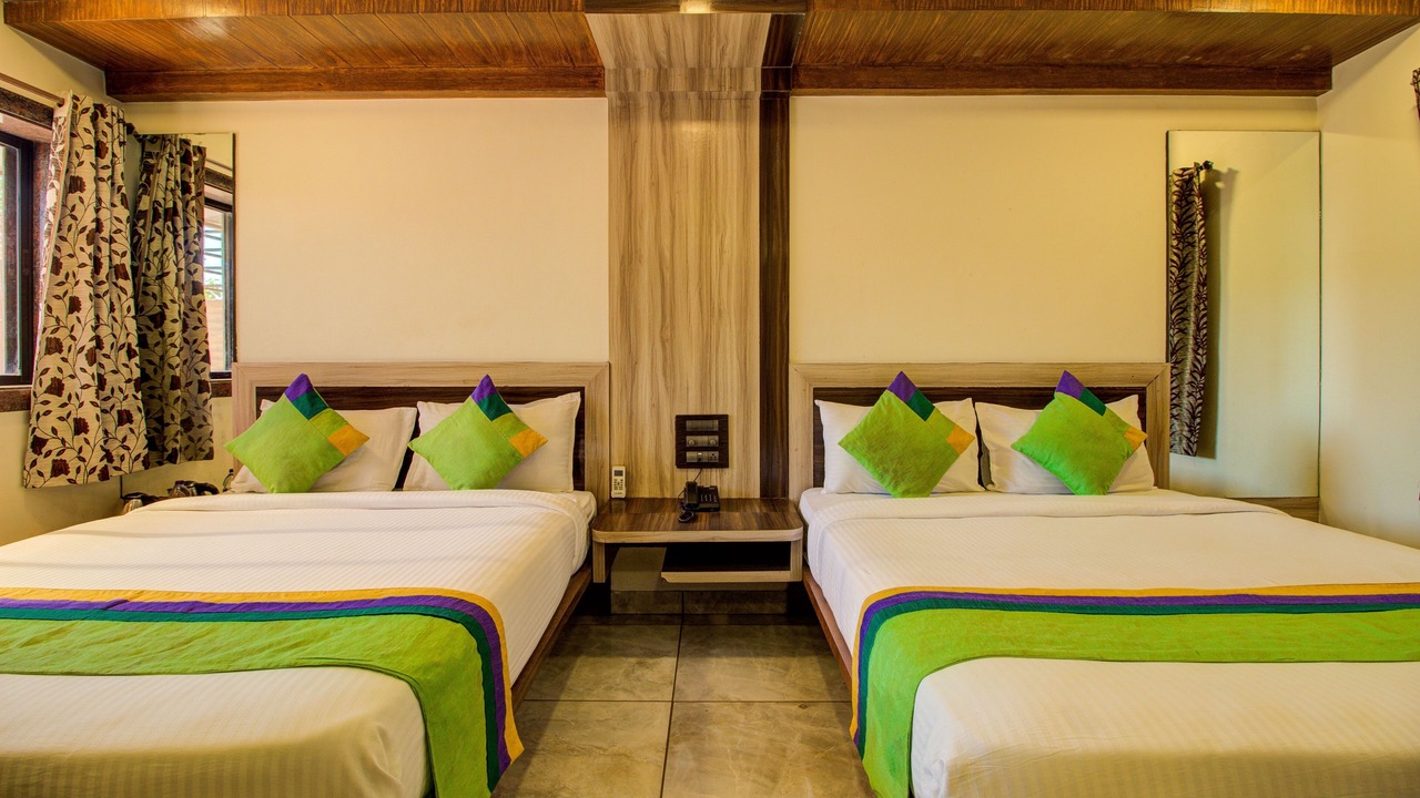 Photo of Bedroom in Mahabaleshwar