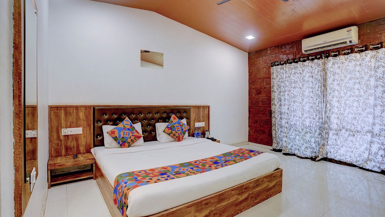 Photo of Bedroom in Mahabaleshwar