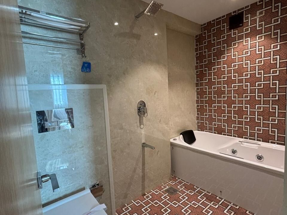 Photo of Bathroom in Airoli