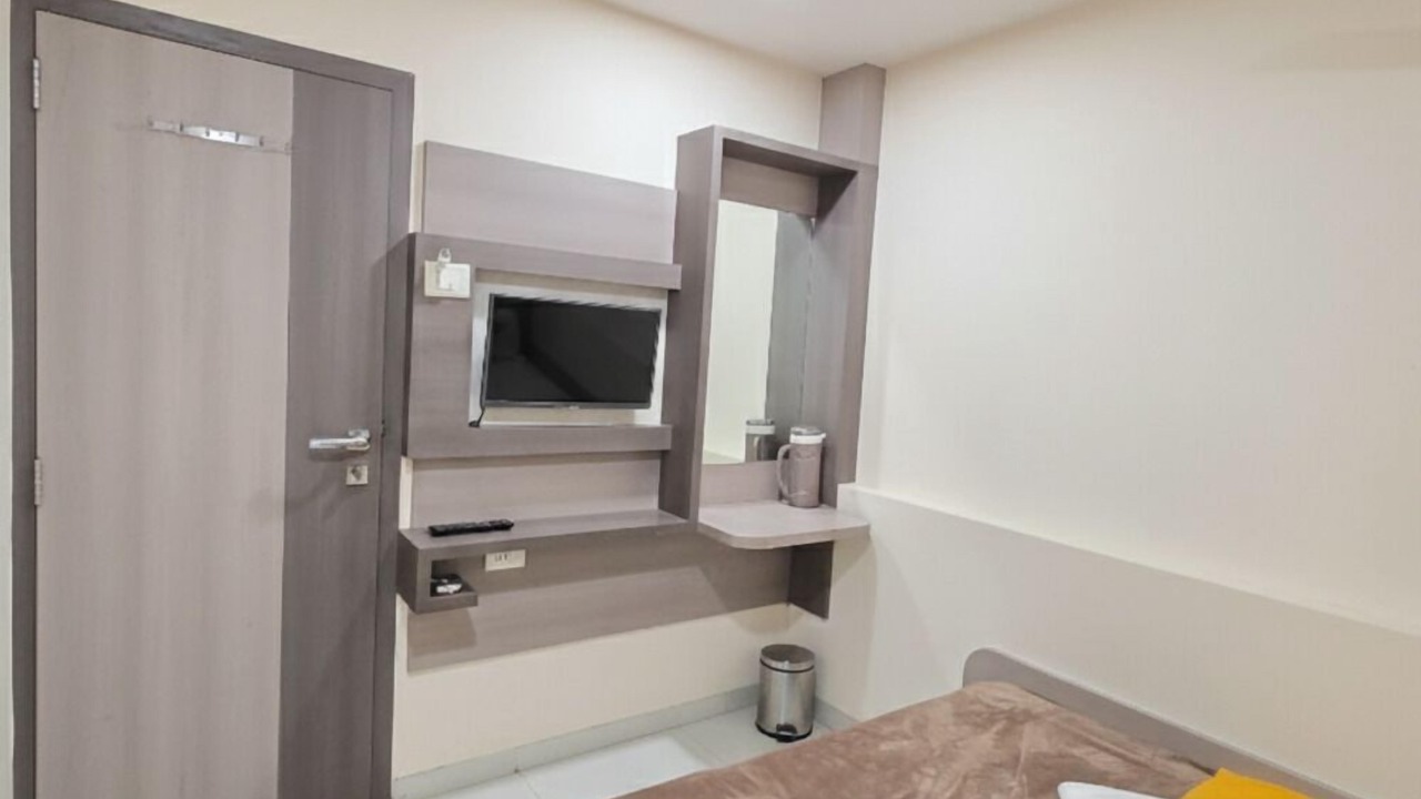 Photo of Bedroom in Kalbadevi