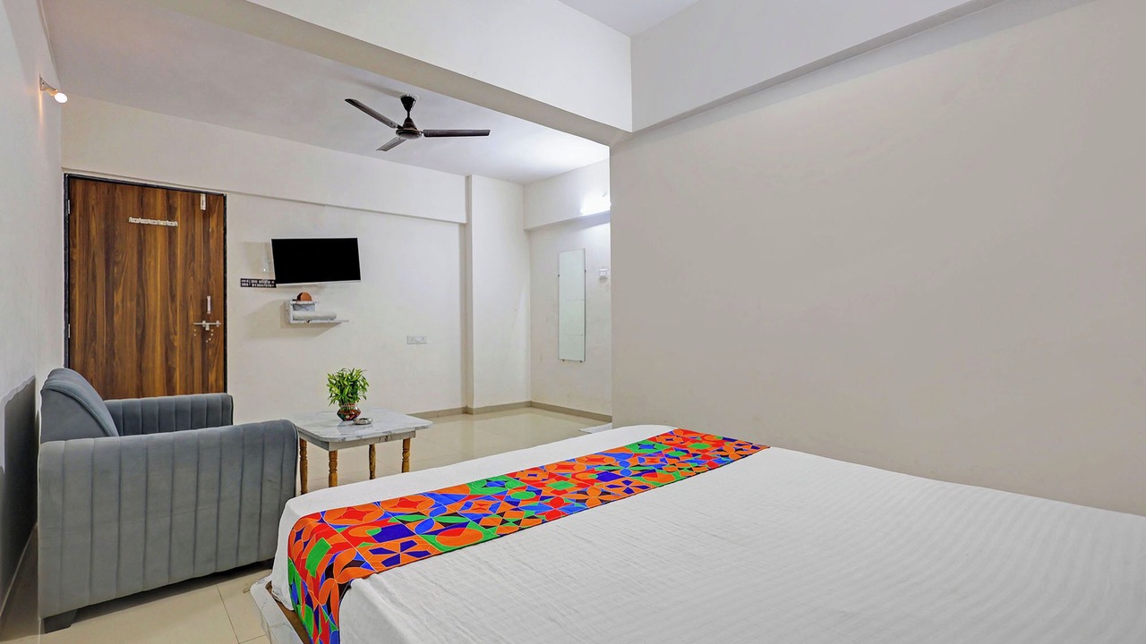 Photo of Bedroom in Thergaon