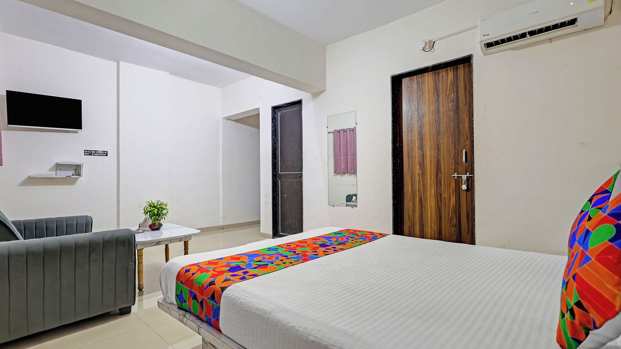 Photo of Bedroom in Thergaon
