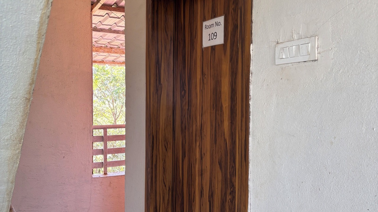 Photo of Bedroom in Trimbak