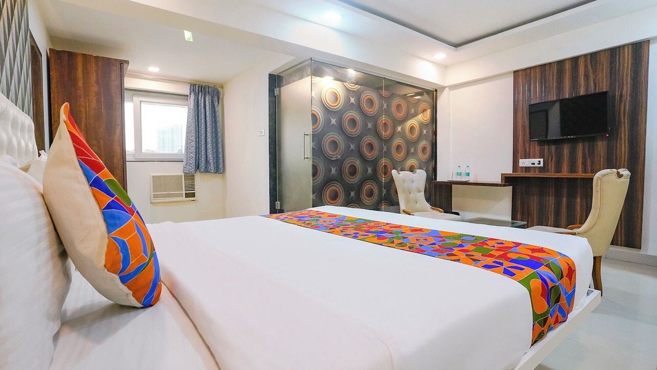 Photo of Bedroom in Kolegaon