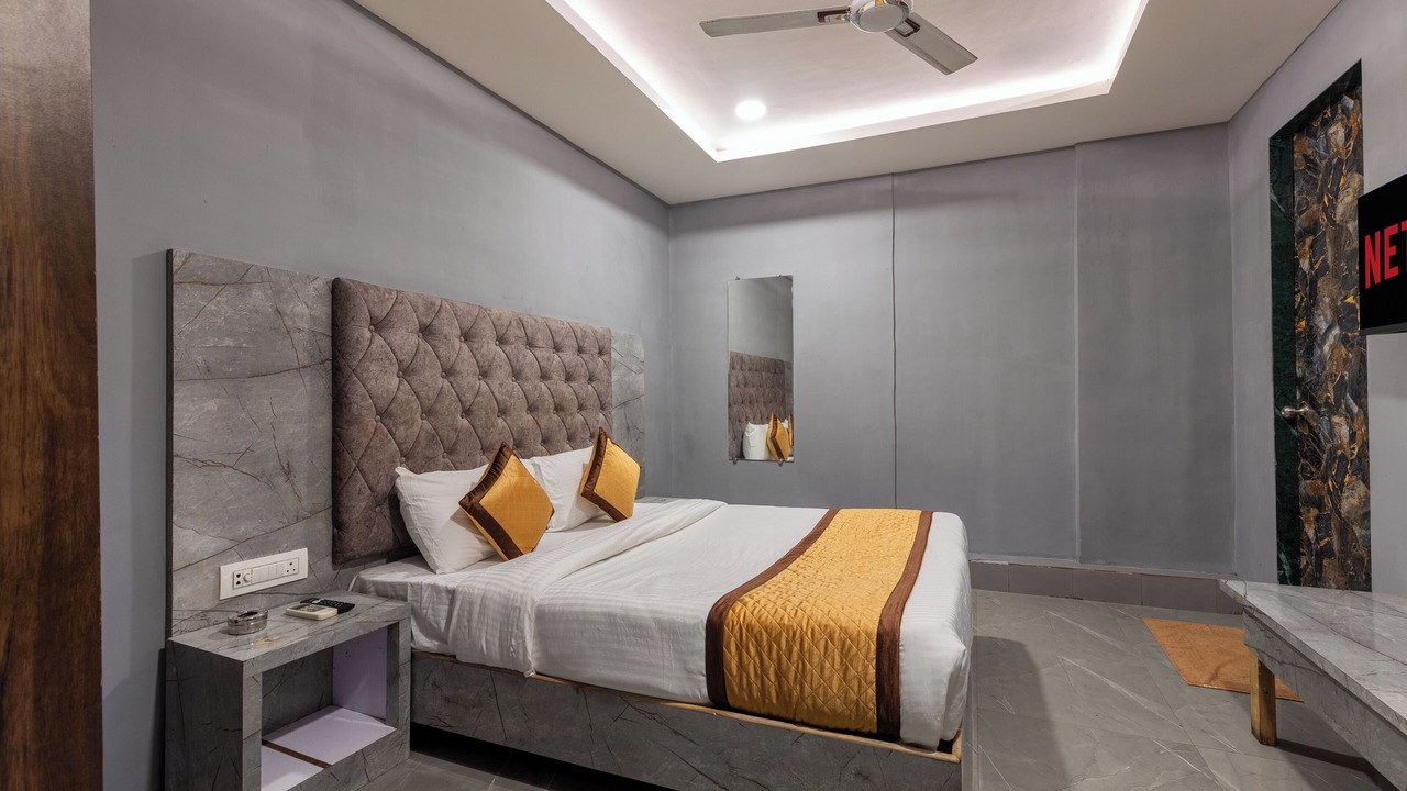 Photo of Bedroom in Juhu