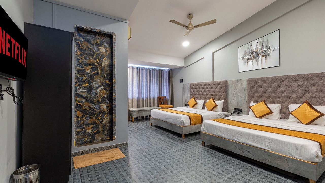 Photo of Bedroom in Juhu