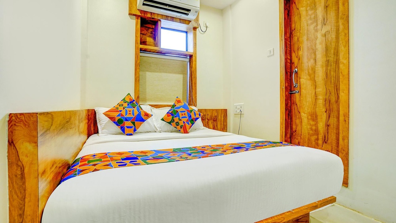 Photo of Bedroom in Prabhadevi