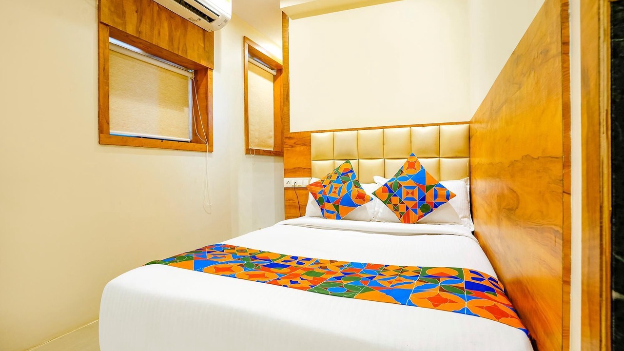 Photo of Bedroom in Prabhadevi