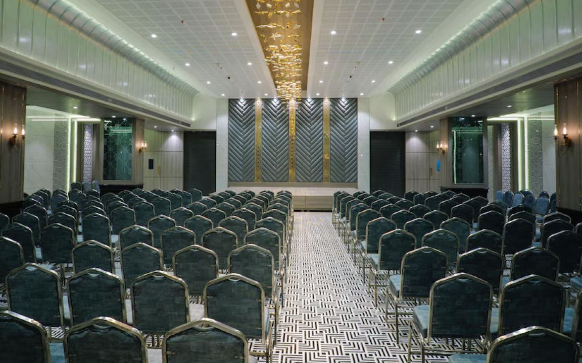 Photo of Others in Airoli