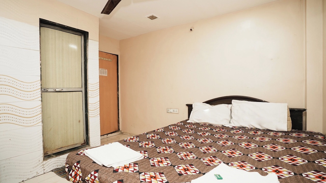 Photo of Bedroom in J B Nagar
