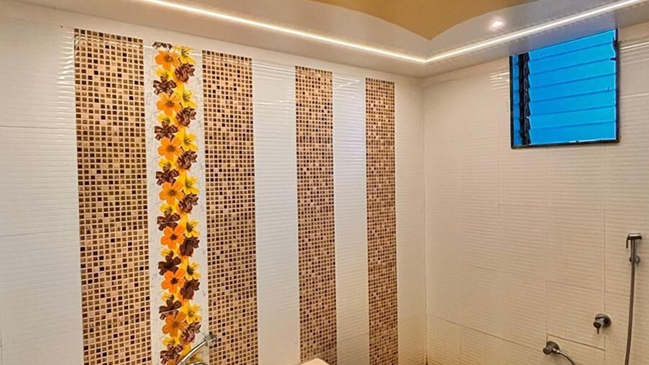 Photo of Bathroom in Kunkeshwar