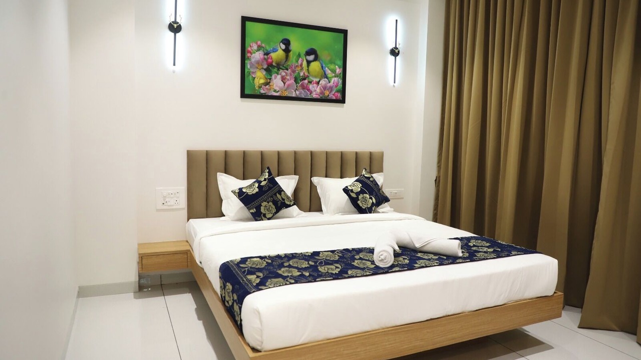 Photo of Bedroom in Daulatabad