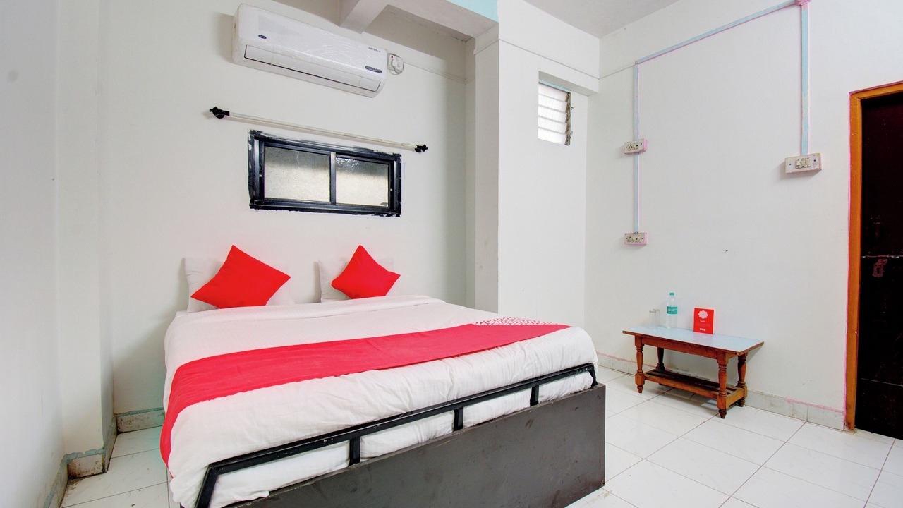 Photo of Bedroom in Daulatabad