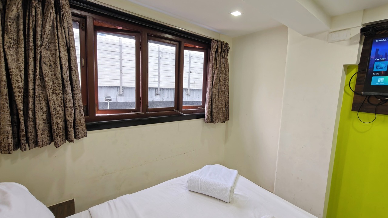 Photo of Bedroom in Dadar East
