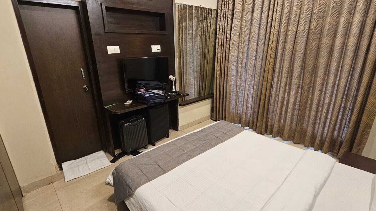 Photo of Bedroom in Bandra East