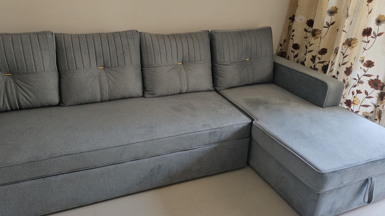 Photo of Livingroom in Thane West