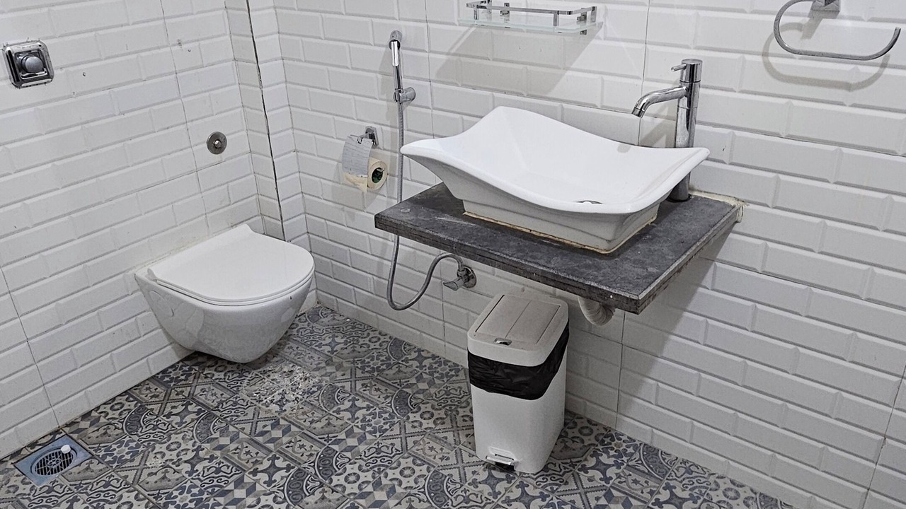 Photo of Bathroom in Kandivali East