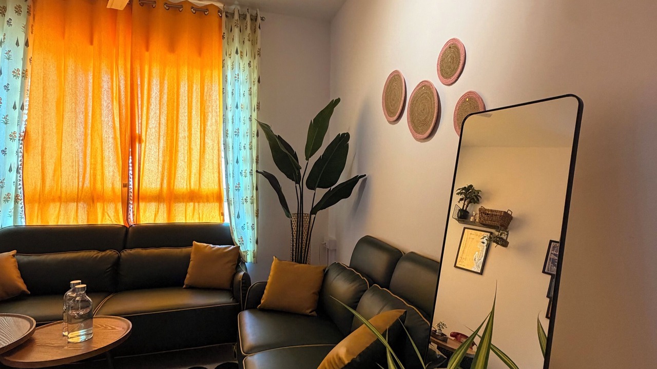 Photo of Livingroom in Thane West