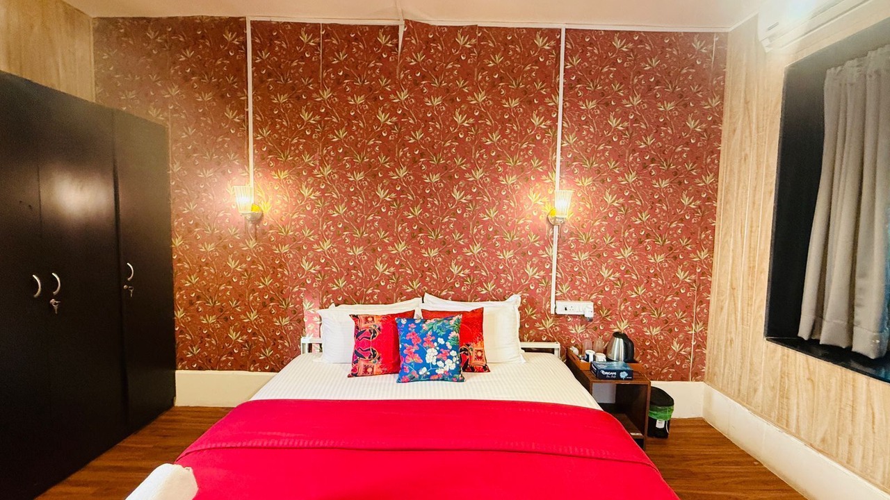 Photo of Bedroom in Malabar Hill
