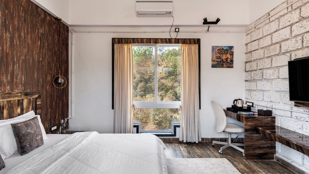 Photo of Bedroom in Mahabaleshwar