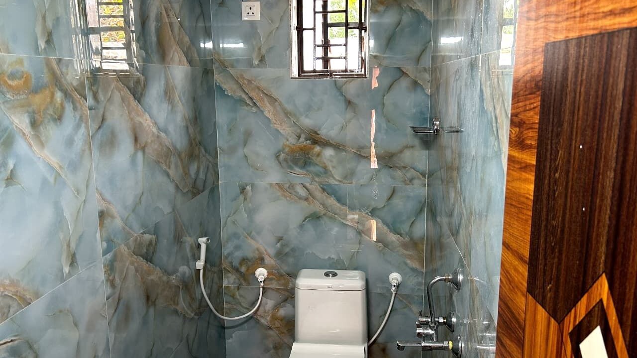 Photo of Bathroom in Hireguthi