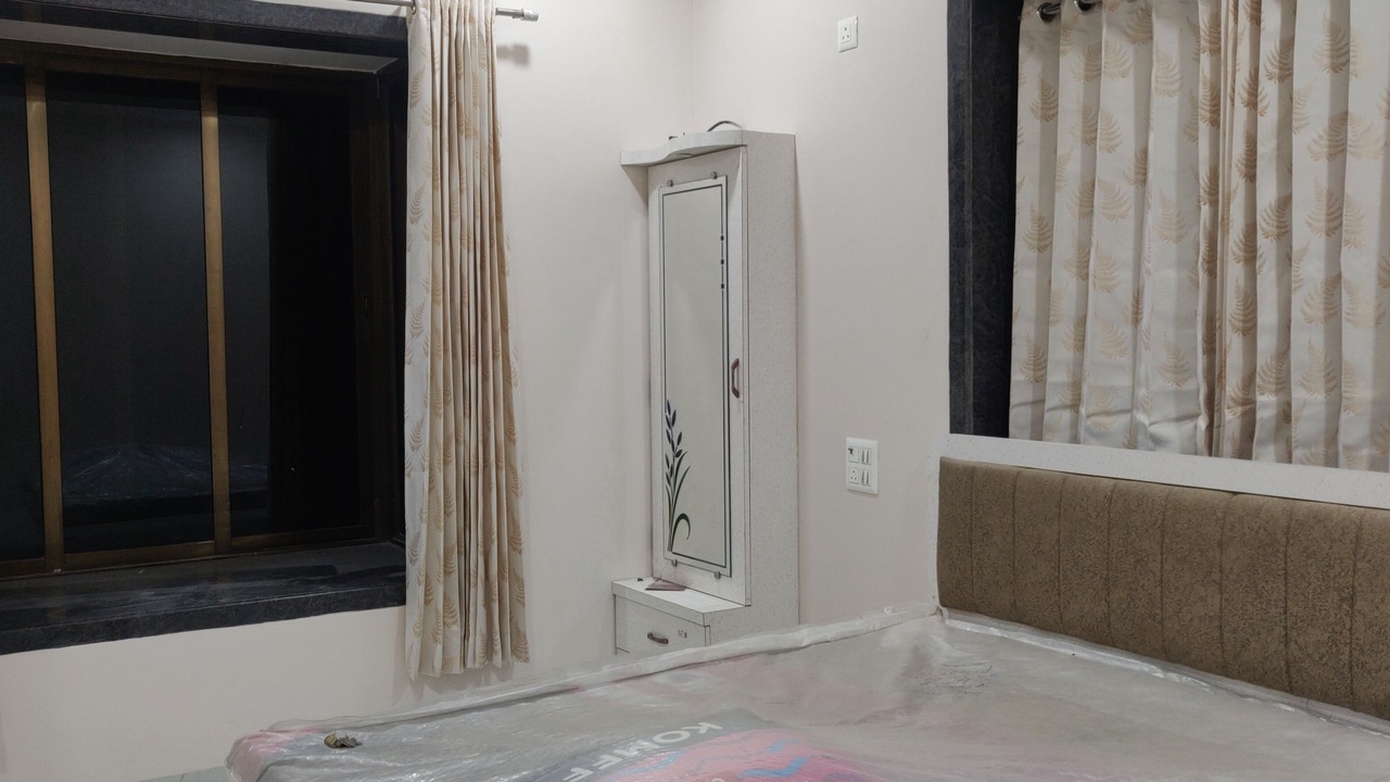 Photo of Bedroom in Tarapur