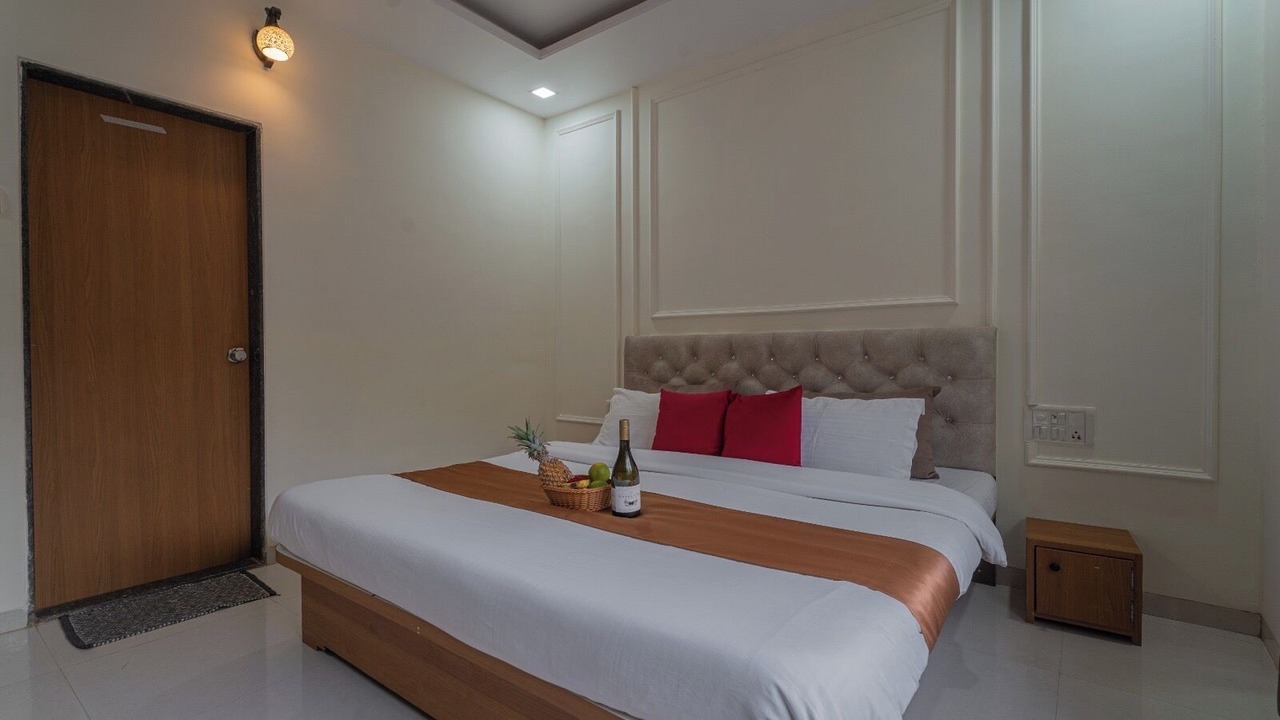 Photo of Bedroom in Mahabaleshwar