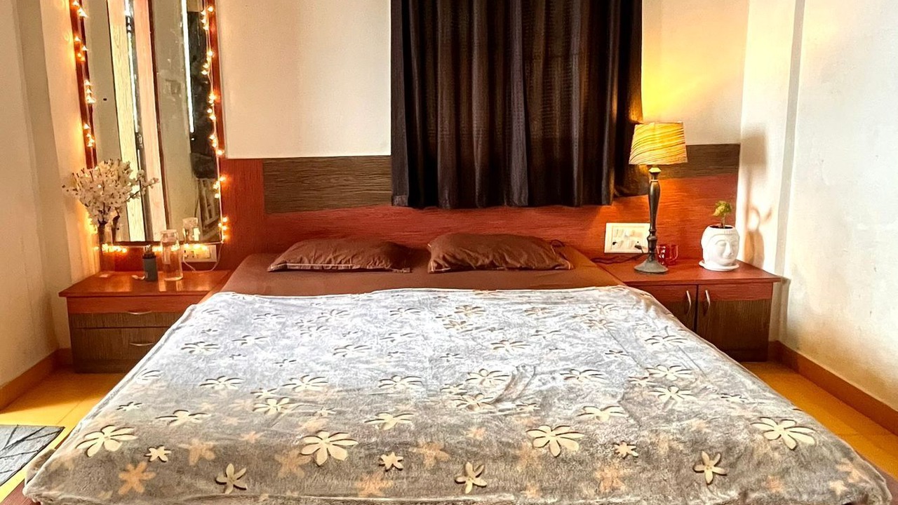 Photo of Bedroom in Versova