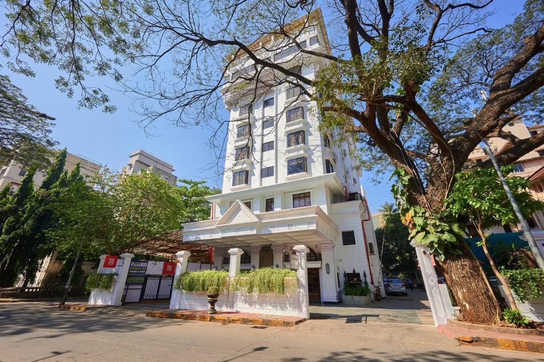 Photo of Buildings in Vile Parle West