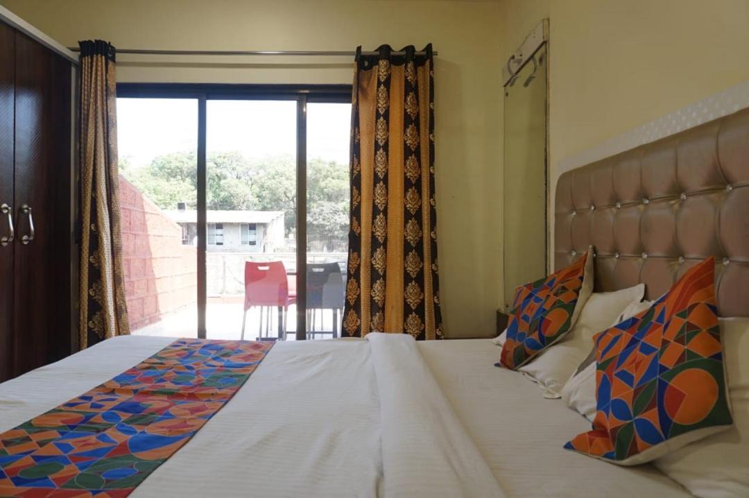 Photo of Bedroom in Mahabaleshwar