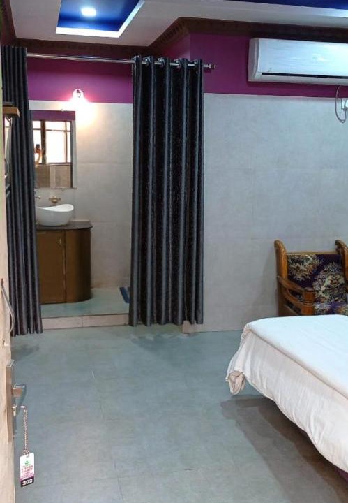 Photo of Bedroom in Daulatabad