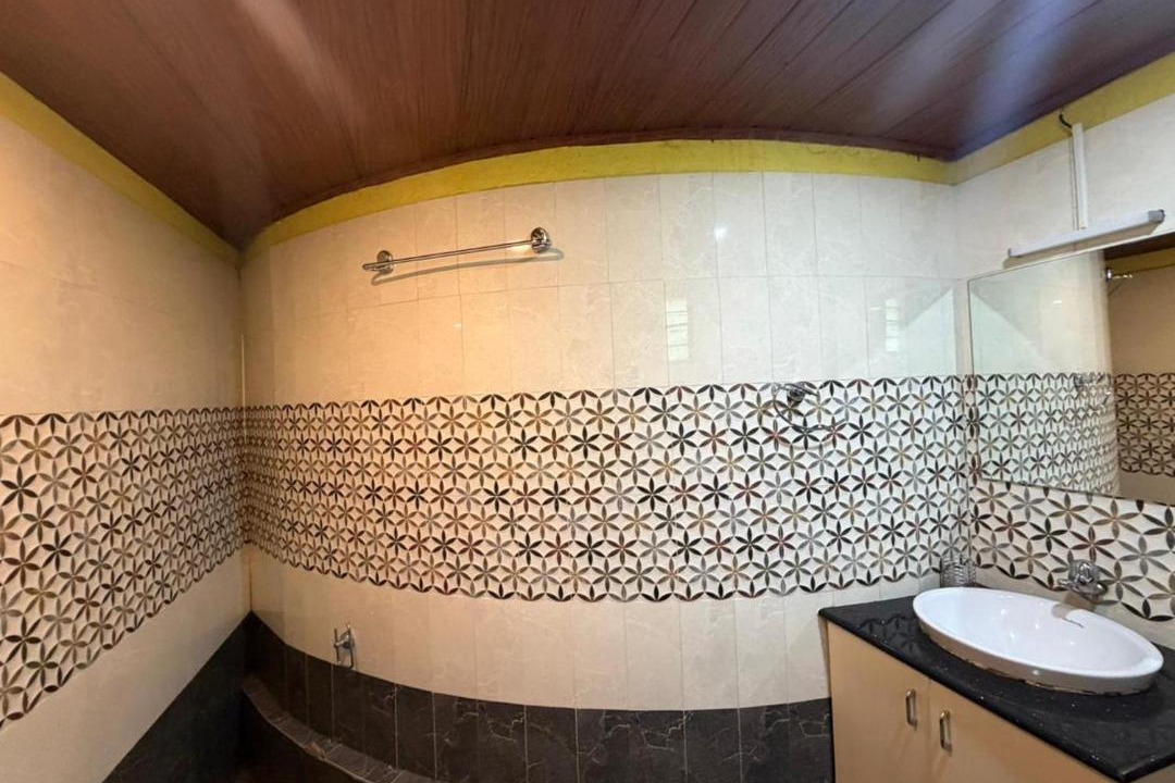 Photo of Bathroom in Elappara